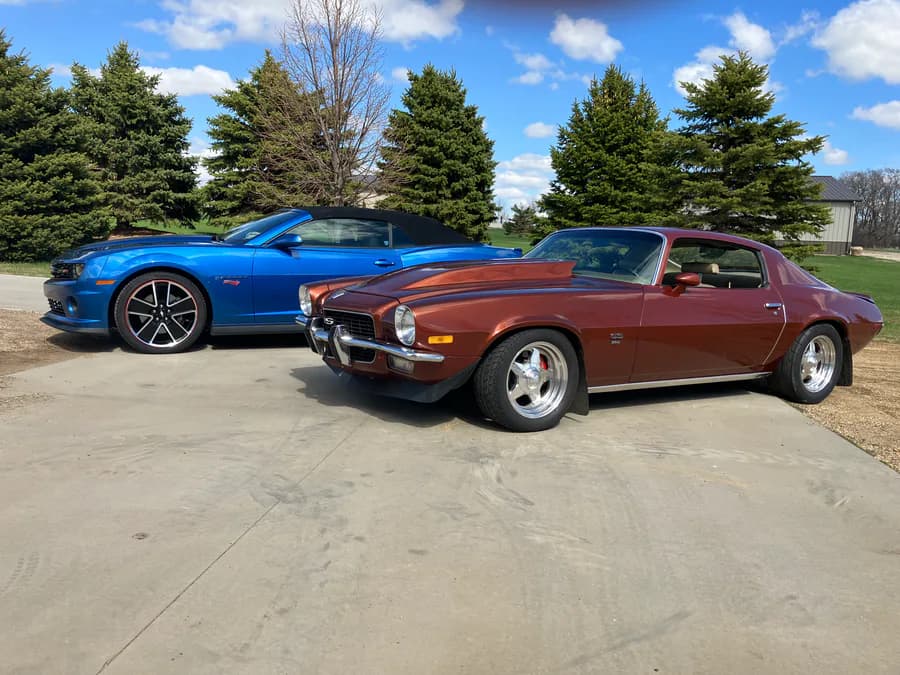 Martys Toy Shop garage photo