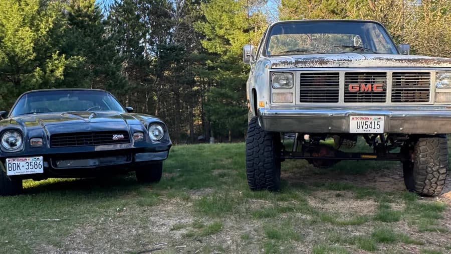 Lifted 85 gmc garage photo